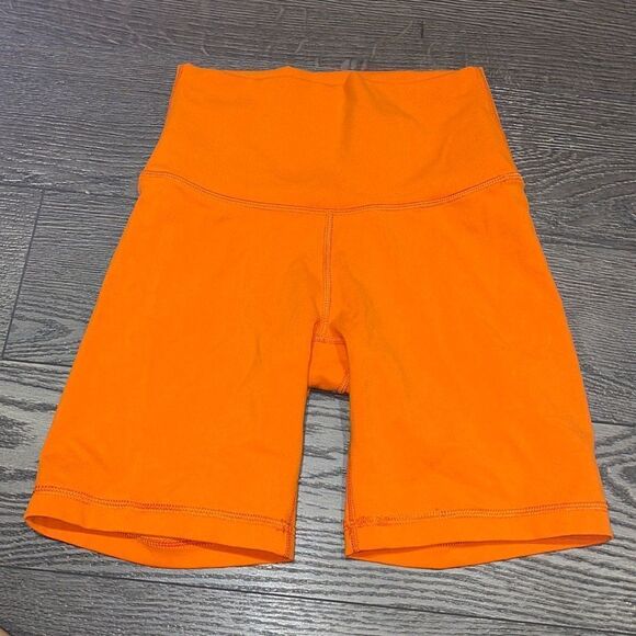 ARITZIA | TNA Atmosphere 7” Bike Shorts - Picture 2 of 9